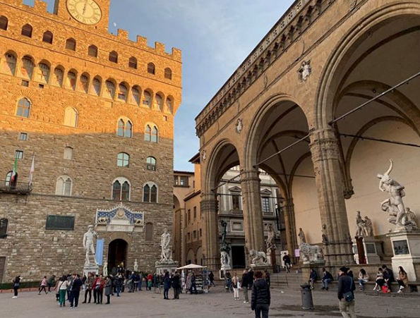 La Loggia dei Lanzi a Firenze, storia, arte e curiosità