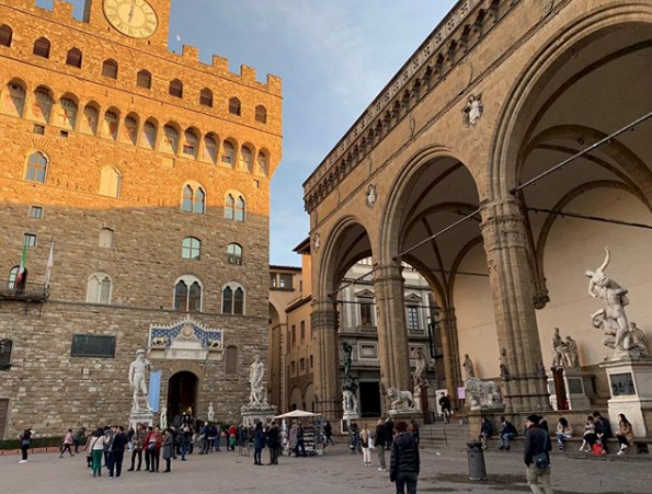 La Loggia dei Lanzi - Photo by @finelife_to